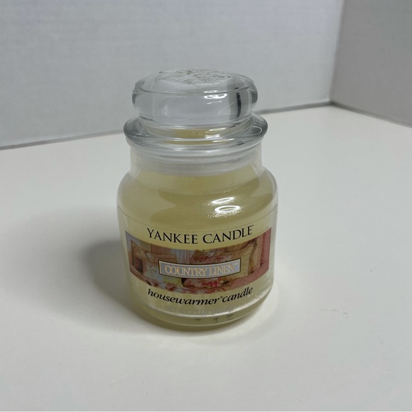 Yankee candle country linen candle small new